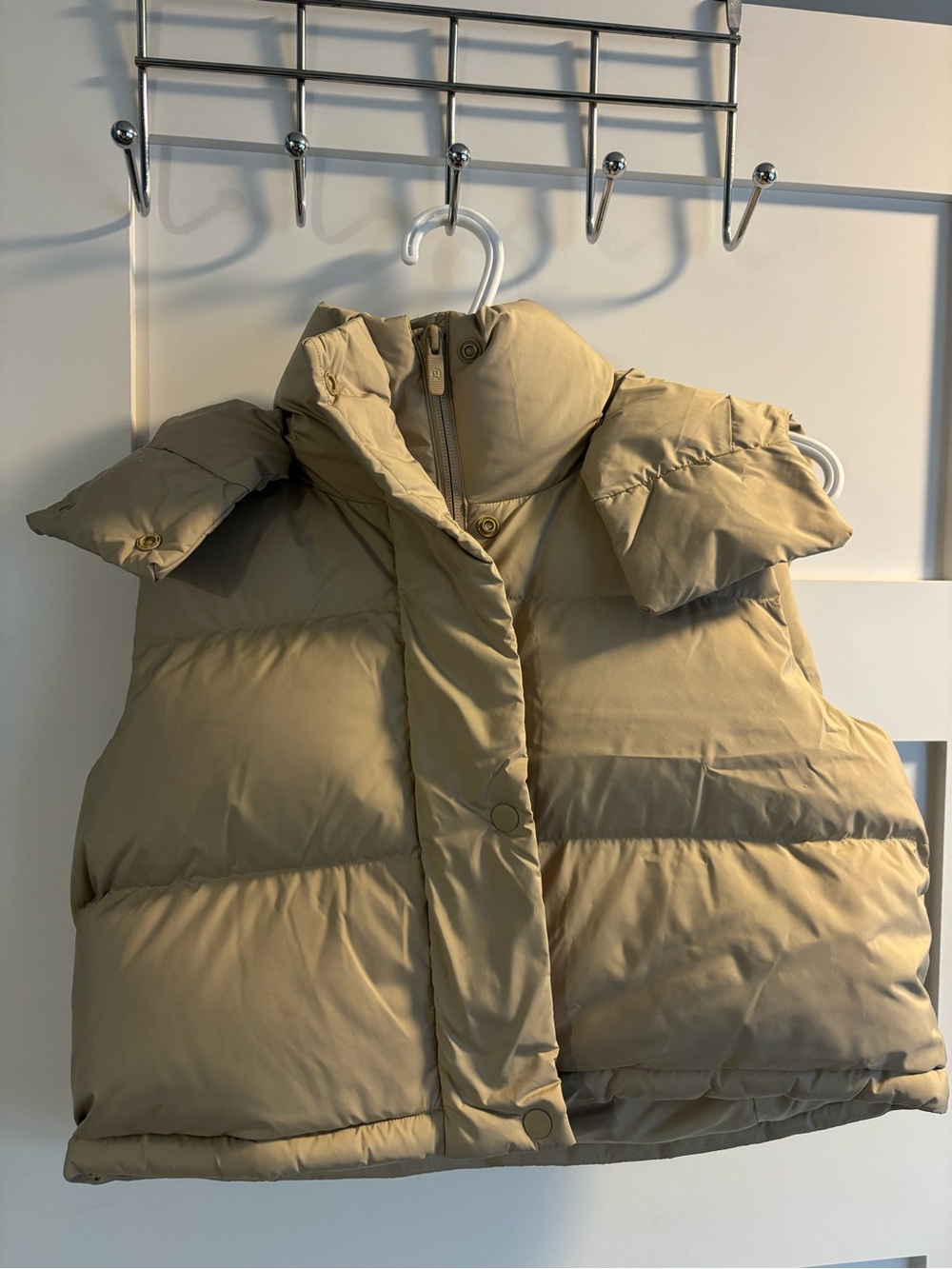 Lululemon Women’s Puffer Vest Jacket Cropped - Beige Size 4